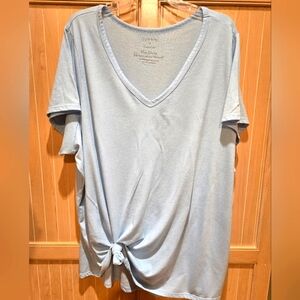 Torrid Classic Fit Vneck Tee 5X EUC